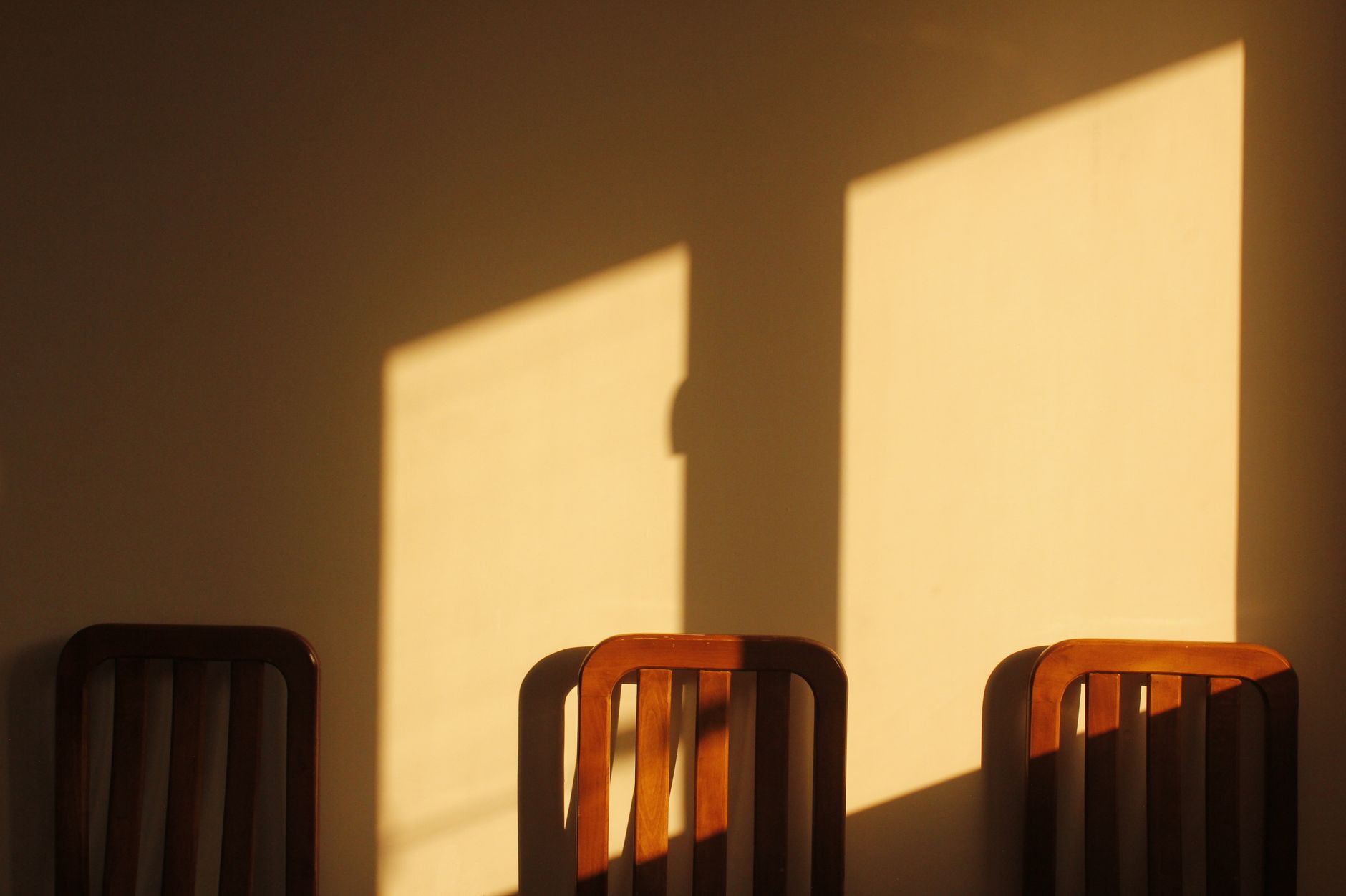 How a Color Changes From Morning to Evening (Without You Noticing) - light & season